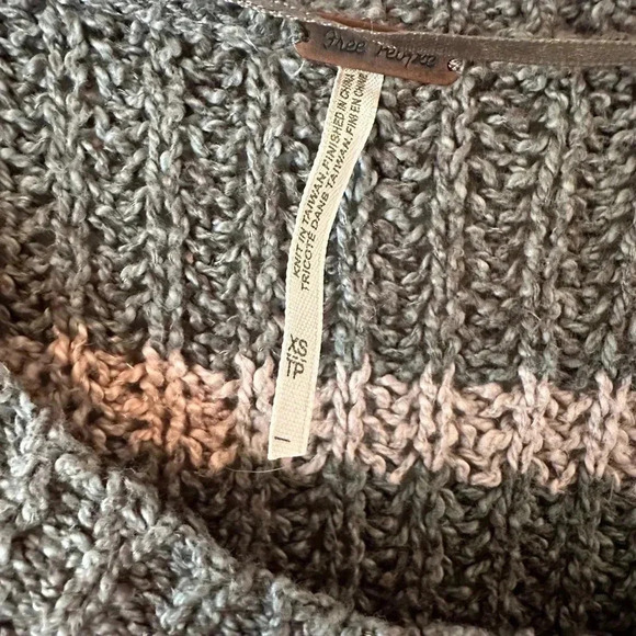 Free People Oversized Greenwich Village Sweater in Green in Size XS - Picture 4 of 6